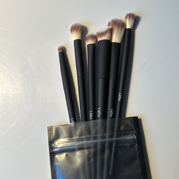 Lithe Brush Set - Picture 3 of 3